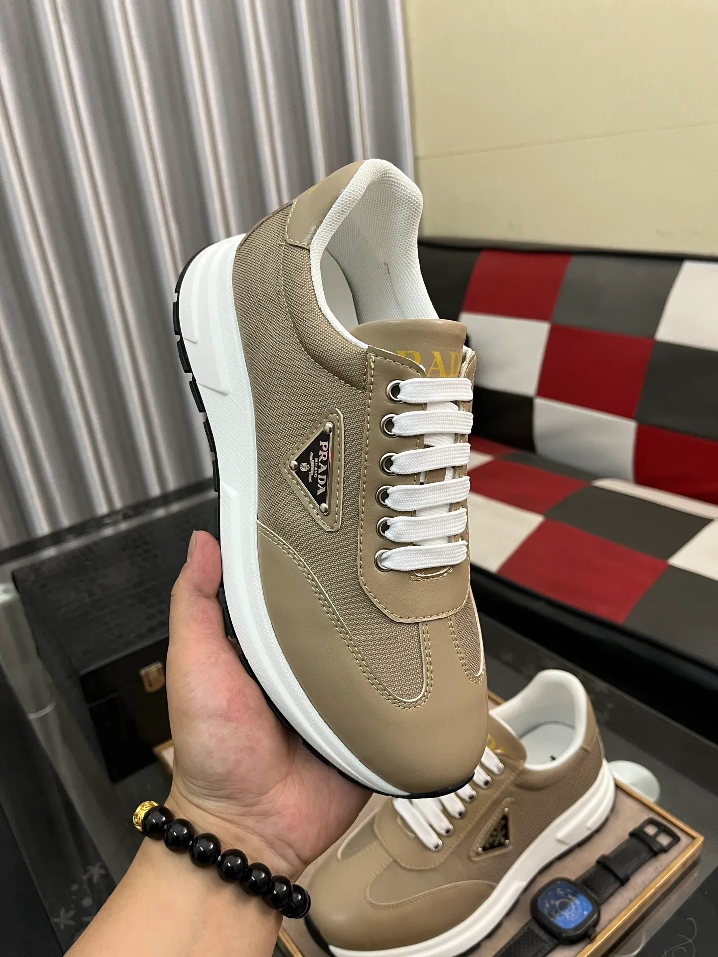 Men's shoes 💰420⌚️⌚️ PRADA [Prada] popular men's shoes, casual shoes and sports shoes! High-end quality 🍀 The upper is made of imported original cowhide 💥 cowhide lining; the original molded outsole. The style is upright and elegant, comfortable and versatile💪 Three quality guarantees Size number: 38-44, 4️⃣ colors available